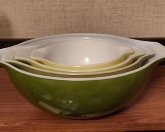 Vintage Pyrex Verde/Avocado Cinderella 4pc nesting mixing bowls