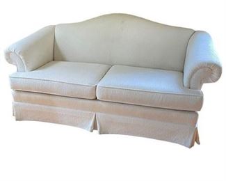 Lot 001c
Hickory Crest Furniture Camelback Settee