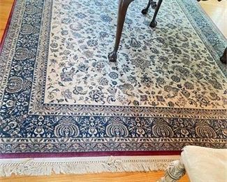 Lot 016
Vintage Wool Man Made Rug