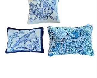 Lot 044
Decorative Pillow Grouping