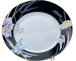 Lot 076
Mikasa 'Charisma Black' Fine China Dinner Plates