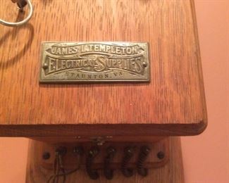 Antique Wall Phone !
NAME PLATE: James L Templeton Electrical Supplies Staunton, Va. Operated from 1897-1910