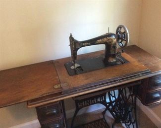 Singer Antique Sewing Machine Cast Iron Base