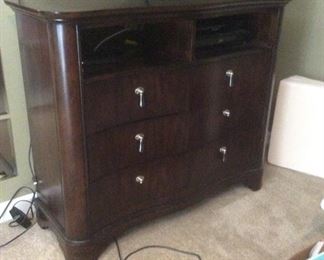 Dresser/s