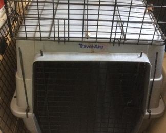 DOG CRATES AND CAGES 