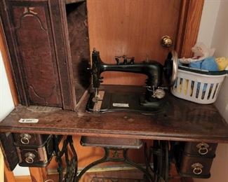 Domestic sewing machine