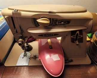 Singer sewing machine & accessories