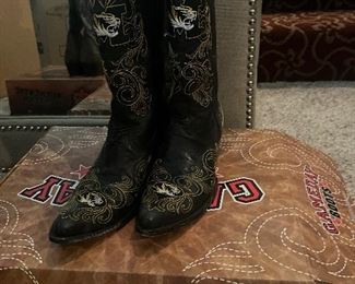 Game day MU cowboy boots 7.5