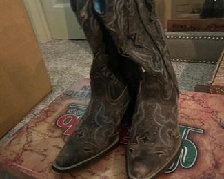 Laredo boots size 7