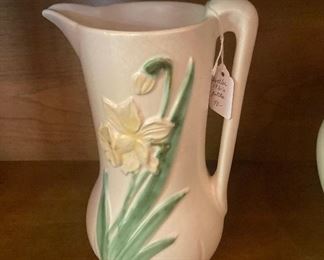 Weller daffodil pottery pitcher