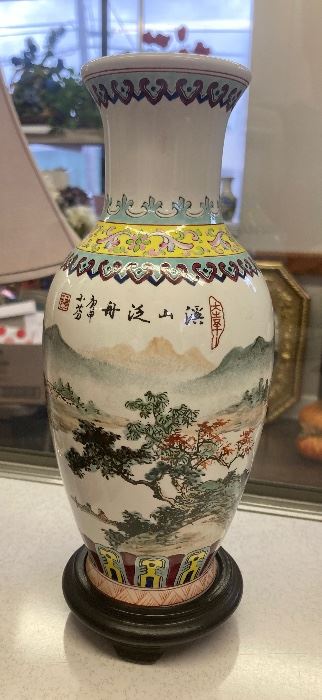 Chinese vase 10”