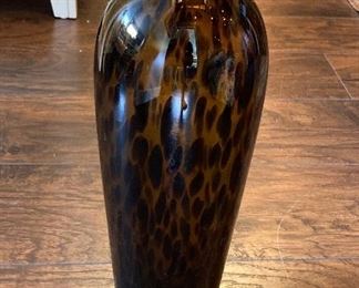 Tall tortoise design art glass vase