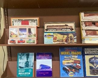 Railroad cars HO scale, plus books and magazines