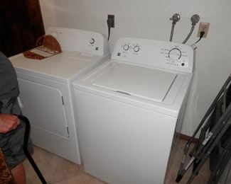 Matching Extra Large High Efficiency W/D pair .....KENMORE....