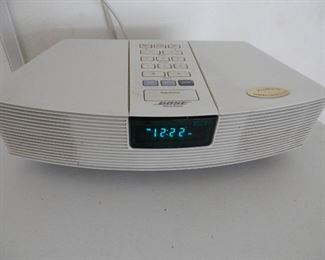 Bose AM/FM Radio alarm clock....no remote