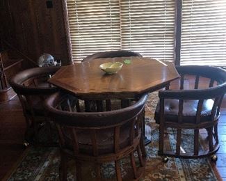 Game Table and Chairs 