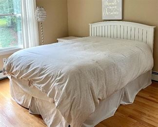 Vermont Tubbs Queen Headboard (mattress & boxspring not included)