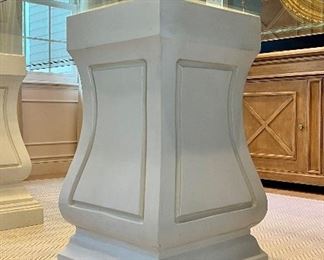 detail - pedestal base