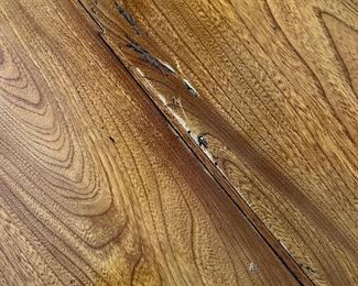 please note the crack in wood - gives it character!