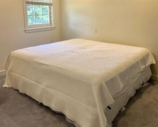 Item 175:  King Matelasse Coverlet - not a super awesome picture but the coverlet is nice!:  $36