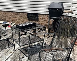 Metal outdoor furniture/patio set