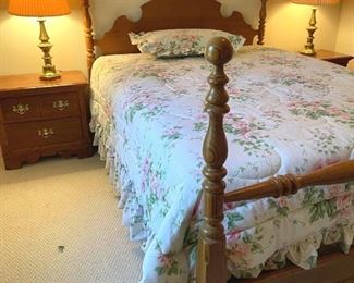 Thomasville Furniture Cannonball 4 Post Bed and Nightstands