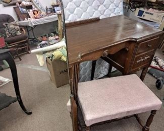 Vanity w/ mirror and bench