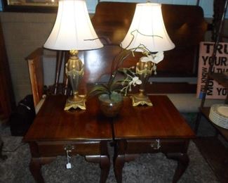 end tables, 2 matching lamps