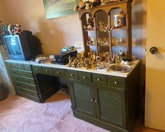 Vintage green Ethan Allen bedroom furniture