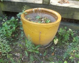 Large pottery garden pot
