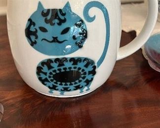 Scarce Arabia Finland Cat water pitcher