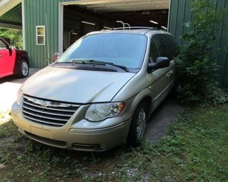 chrysler town & country auto