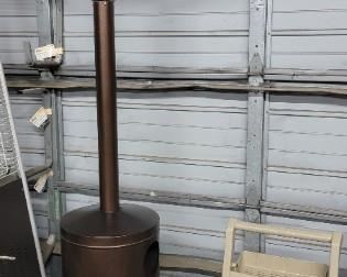 Gas patio heater, hose reel. 