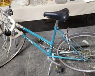 Vintage Giant bicycle 