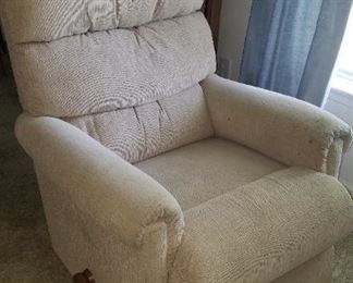 Lazyboy light tan recliner 