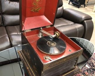 Antique music player Orlando Estate Auction