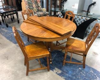 Table & chair Orlando Estate Auction