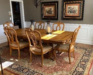 Beautiful Thomasville Trestle Dining Room Table with 2 Arm Chairs and 4 Dining Chairs all in Perfect Condition.  Burlwood Walnut/Maple color.  Shown with Gorgeous 9' x 12" Wool Rug purchased at Strawflower Shop in Geneva