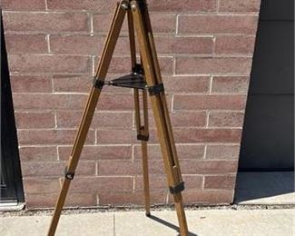 Lot 034
Penncrest Telescope With Wood Adjustable Tri-Pod