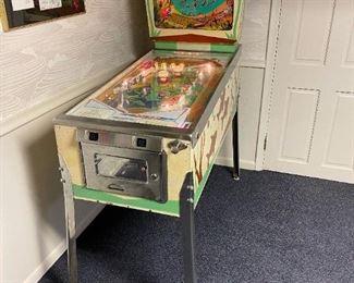 1975 Atlantis Pinball Machine by Gottlieb
