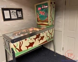1975 Atlantis Pinball Machine by Gottlieb