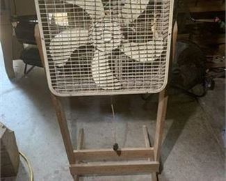 Lot 10
Robeson Box Fan on Stand