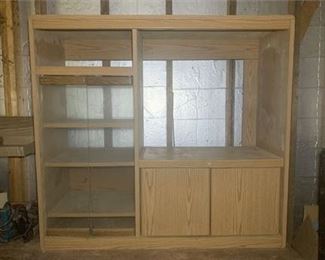 Lot 54
Entertainment Stand