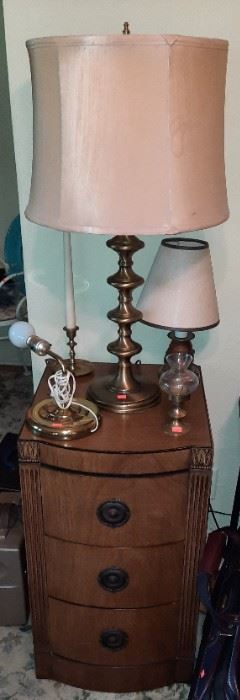 Side table and lamps 