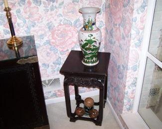 ASIAN VASE & CHINESE TABLE