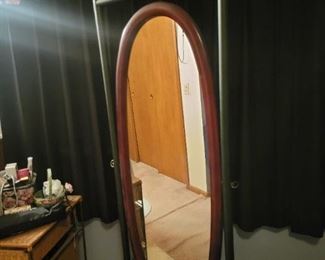STANDING FLOOR MIRROR MATCHES QUEEN CANOPY BED FRAME