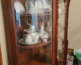 CURVED GLASS CABINET. ORIGIONAL CURVED GLASS ON SIDES.