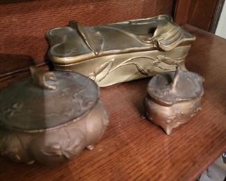 VINTAGE GOLDED RING BOXES