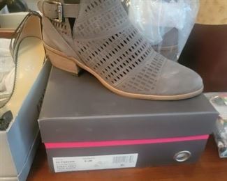Vince Camuto ankle boots. 8.5M