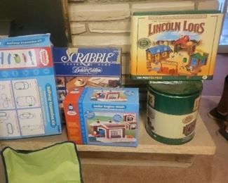 THOMAS TRAIN & LINCOLN LOGS